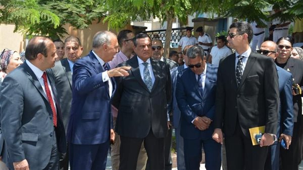 وزير التنمية المحلية