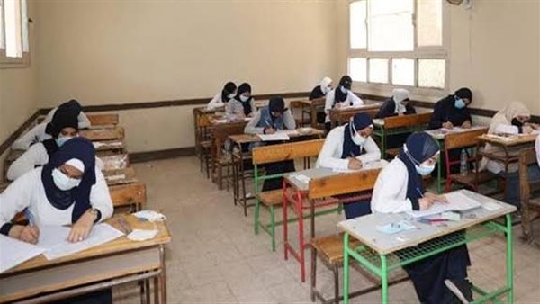 طلاب الدبلومات الفنية