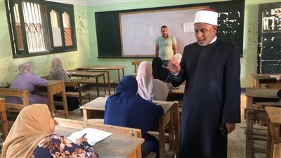 في ثاني أيامها.. وكيلا قطاع المعاهد الأزهرية يتفقدان امتحانات الدور الثاني للثانوية الأزهرية