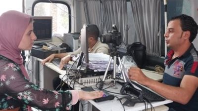 استمرار إرسال قوافل الخدمات الشرطية بـ 12 محافظة لخدمة المواطنين | صور 