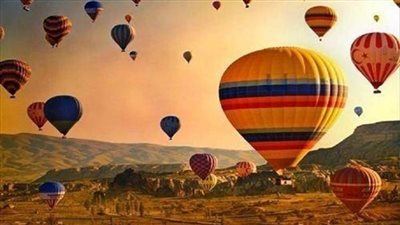 انطلاق 30 رحلة بالون طائر على متنها 700 سائح من مختلف الجنسيات بسماء مدينة الأقصر | بث مباشر