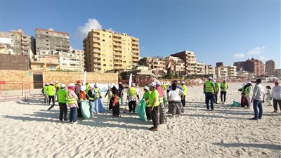 18 حملة لتنظيف الشواطئ والتوعية بخطورة إلقاء المخلفات البلاستيكية خلال عامين بالإسكندرية