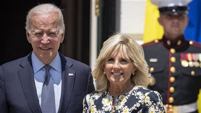 بعد حريق الغابات.. الرئيس الأمريكي وزوجته يزوران جزيرة هاواي اليوم