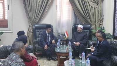 مفتي الجمهورية يستقبل وفدًا إندونيسيًّا رفيع المستوى برئاسة رئيس جامعة علوم القرآن