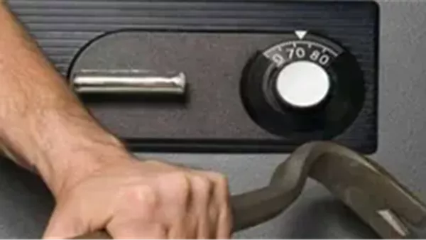 سرقة خزانة-أرشيفية