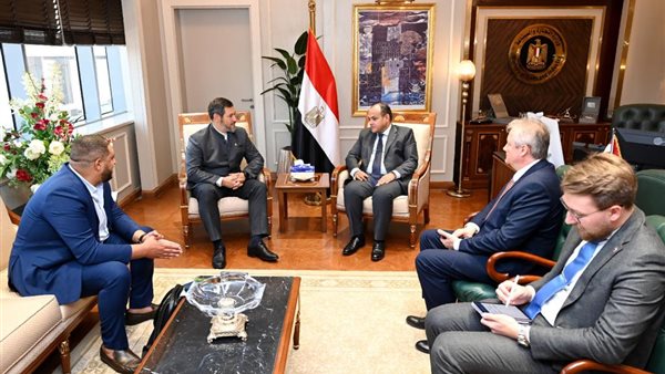 وزير الصناعة