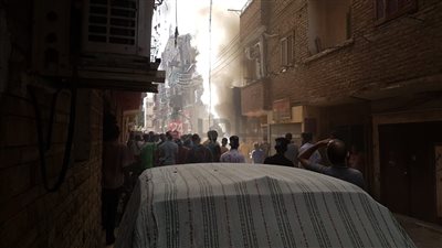 دون إصابات..الحماية المدنية بالأقصر تسيطر على حريق بمعرض أخشاب