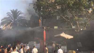 السيطرة على حريق نشب داخل مطعم بالمقطم | صور