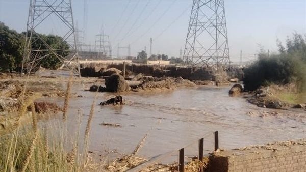 حوض تبريد بمحطة كهرباء