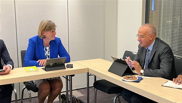 سويلم وميكي فان جينكن