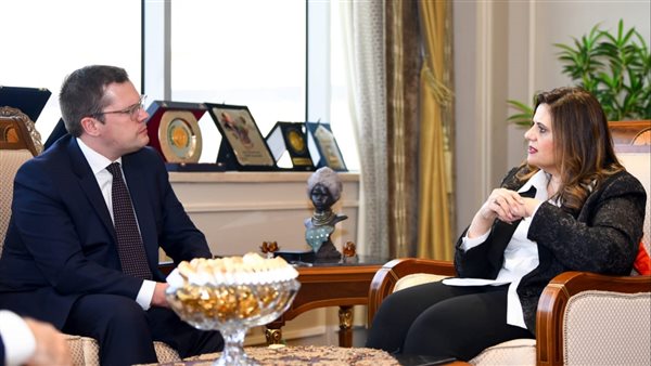 وزيرة الهجرة ونظيرها