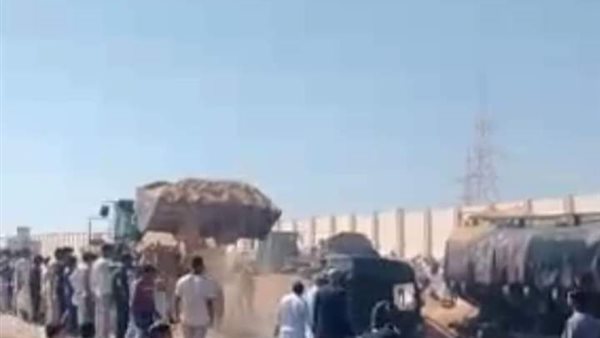 رفع أثار حريق سيارة