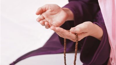 دعاء للميت يوم الجمعة أبي.. اللهم افرش قبره من الجنة