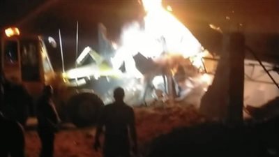 السيطرة على حريق مصنع الكرتون بالطريق الصحراوي بالبحيرة | صور