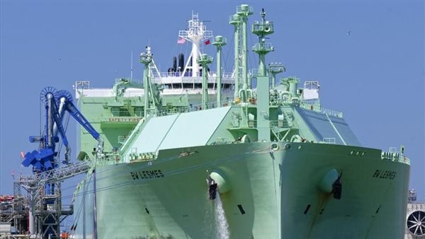 تعويم ناقلة غاز طبيعي