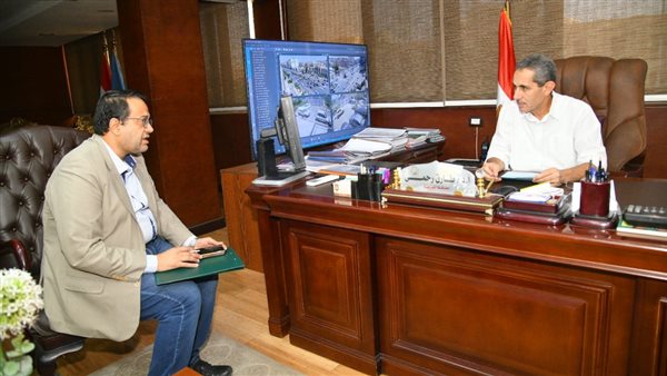 محافظ الغربية يناقش