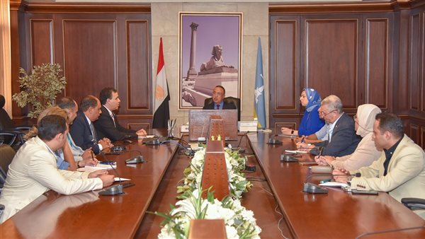 اجتماع محافظ الإسكندرية