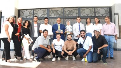 جامعة عين شمس تكرم منتخب المسرح الفائز بأفضل عرض في مهرجان المنستير الدولي