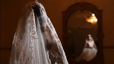 كسر فرحتها.. سائق بـ أوبر يسرق فستان عروسة قبل زفافها بأسبوع.. وشقيقتها: الشركة قالتلي كل سنة وانتي طيبة