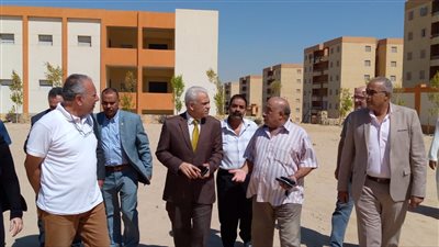 قبل بدء العام الدراسي الجديد.. مدير تعليم القاهرة يتفقد آخر التجهيزات بإدارتي الشروق وبدر| صور