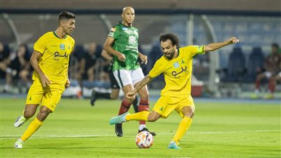 محمد شريف يصنع هدفا في تعادل الخليج أمام الاتفاق بالدوري السعودي