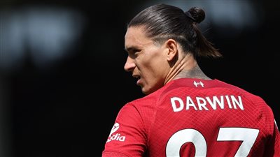 بسبب الإصابة.. استبعاد داروين نونيز من قائمة منتخب الأوروجواي 