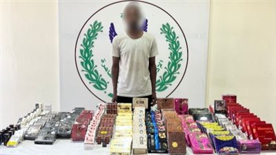 ضبط بائع متجول بحوزته 143 علبة مُنشطات مجهولة بحلوان