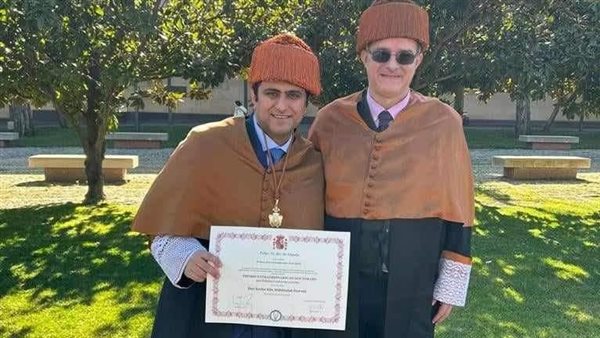 مصري بإسبانيا يحصد