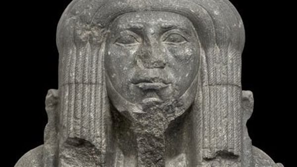  تمثال نصفي لـ الملك