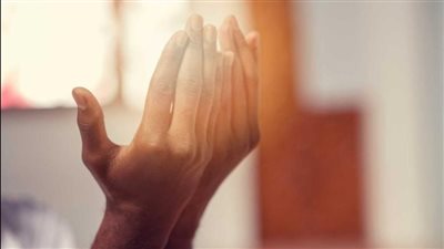 دعاء قبل النوم مستجاب.. الحمد لله الذي أطعمنا وسقانا وكفانا وآوانا