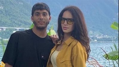 أحدث ظهور لـ آمال ماهر بعد خضوعها لعملية جراحية برفقة نجلها