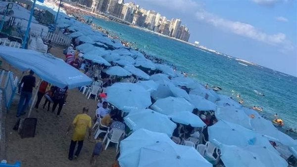 اقبال كبير على شواطئ