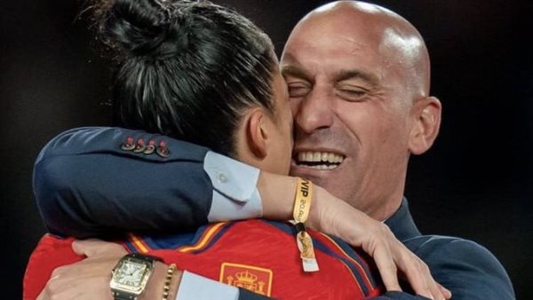 لويس روبياليس رئيس