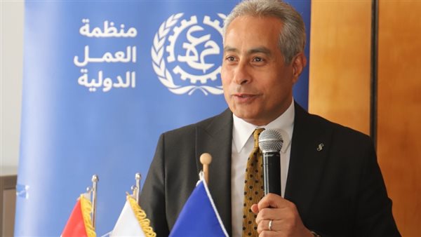حسن شحاتة وزير العمل