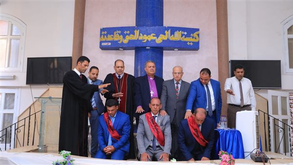 رسامة قسوس جدد