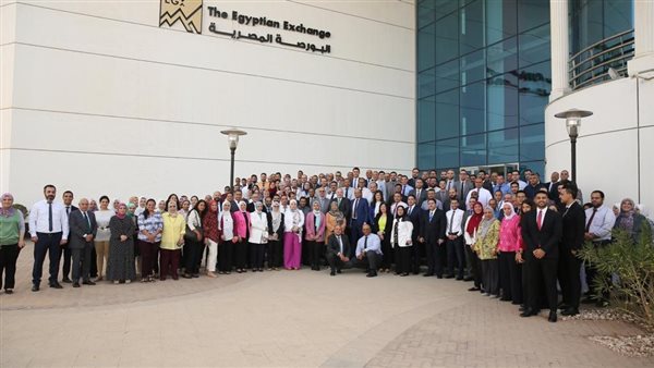 رئيس البورصة يلتقي