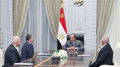 السيسي يجتمع مع مسؤولي إدارة صندوق تكريم الشهداء والمصابين