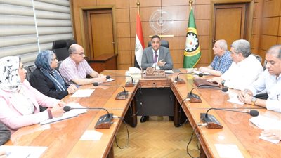 محافظ الدقهلية يوجه ببدء تجهيز معارض أهلا مدارس