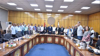 وزير العمل يوجه بترسيخ مبادئ الحقوق والحريات النقابية.. والالتزام بأحكام القانون