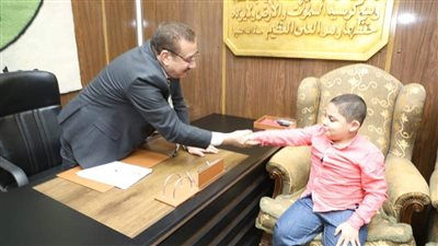 محافظ المنوفية يوجه بصرف مساعدات مالية وعينية لعدد من الحالات الإنسانية