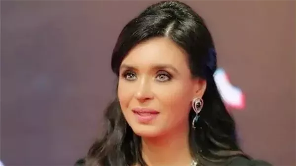 دينا الراقصة