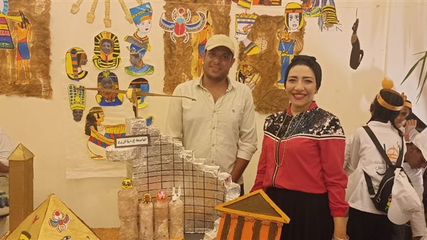 مدربة الورشة ومحرر