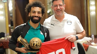 فيتوريا: أحببت العمل مع محمد صلاح.. والجميع يريد أن يكون مثله