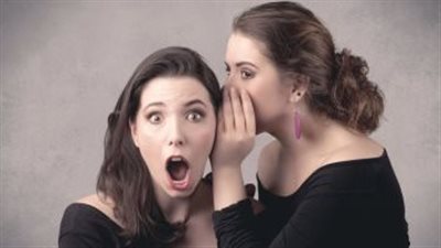 أجلس في مجلس النميمة ولكنني لا أشترك معهم فهل علي ذنب؟.. أزهري يجيب