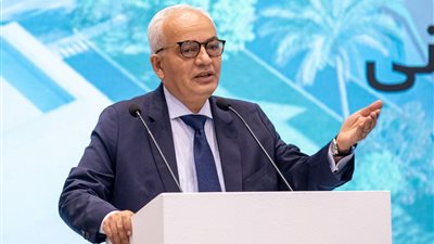 التعليم: تطبيق الزي المدرسي الموحد لجميع الطلاب.. والتزام المعلمين بملابس تليق بمكانتهم