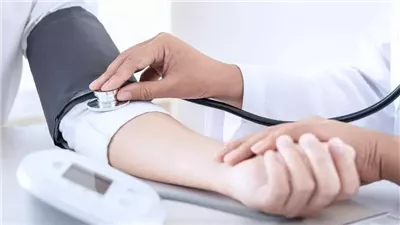 الهلال الأحمر يوضح أسباب ارتفاع ضغط الدم وأنواعه