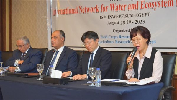 جانب من الندوة 