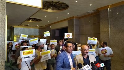 بعد إضراب 10 أيام.. صحفيو بي بي سي بالقاهرة يعرضون مطالبهم في مؤتمر صحفي