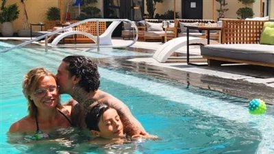 قُبلة وبحبك.. هل يعود أحمد الفيشاوي لـ طليقته الألمانية بعد انفصاله عن ندى الكامل؟ 