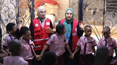 الهلال الأحمر: تقييم مصادر الخطر والجاهزية للطوارئ في 160 مدرسة مجتمعية بـ 5 محافظات 